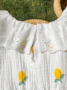 SHEIN Vintaside Kids 2 Stücke/Set Kleinkind Mädchen Gestrickte Zitronen Ärmellose Spitzenkragen Bluse und Gerade Bein Hose, bequemer Kinder Casual Outfit für Sommerliche Outdoor Aktivitäten - Weiss - Übersicht 7