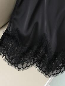 SHEIN Franclia Váy ngắn nữ mùa xuân/hè mới, chất liệu satin đen bóng, thắt eo bất đối xứng, viền ren, thanh lịch, thích hợp mặc đi làm hàng ngày, dự tiệc, lễ hội, công sở. - màu đen - Xem 4