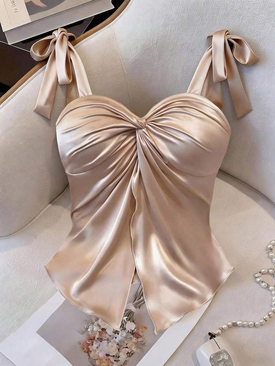 GlowEve Áo hai dây dệt kim màu sâm panh dành cho nữ, có dây đeo thắt nơ, chi tiết thắt nút xoắn và vạt áo bất đối xứng, kiểu dáng thanh lịch đậm chất Pure Desire, thích hợp để mặc lớp hoặc khoác ngoài. - Rượu sâm banh - Xem 1