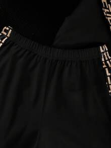 SHEIN 2件套男童休闲撞色短袖T恤短裤套装，含斜挎包，适合日常休闲户外活动，春夏款 - 黑色 - 查看 8