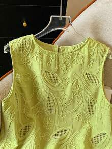 GlowEve Blus Tanpa Lengan Putih dengan Hiasan Bordir Motif Kerang untuk Wanita, Cocok untuk Liburan - Hijau - View 3