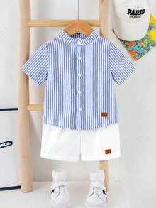 SHEIN Bộ 2 món cho bé trai: áo sơ mi ngắn tay cổ bẻ kẻ sọc và quần short trắng, thoải mái và đa năng, phù hợp mặc trong nhà, ngoài trời, hàng ngày, thể thao, vui chơi, dự tiệc, chụp ảnh, kỳ nghỉ, thích hợp cho mùa xuân/hè. - Nhiều màu - Xem 5