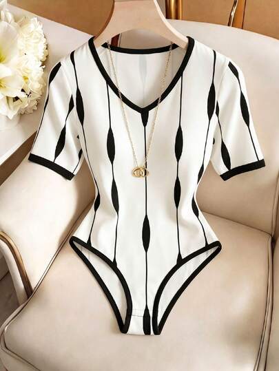 SHEIN Franclia 女士夏季休闲度假通勤全印花V领撞色包边短袖连体衣