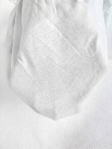 SHEIN Clasi 夏季优雅女士条纹印花褶皱木质纽扣装饰收腰短袖衬衫，适合各种场合，日常休闲、居家、通勤等。 - 白色 - 查看 7