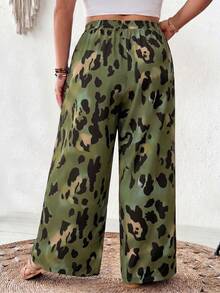 SHEIN CURVE+ Quần ống rộng dáng rộng, thắt eo bằng dây rút, in họa tiết toàn thân, đa năng, phong cách thường ngày dành cho nữ. - Đen và trắng - Xem 2