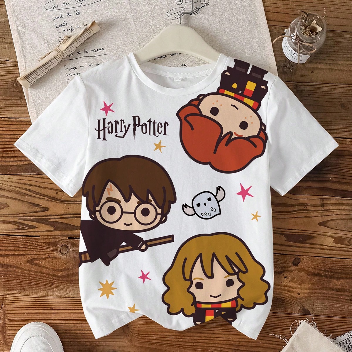 Camiseta de manga corta con cuello redondo y estampado de retrato de dibujos animados para niña preadolescente