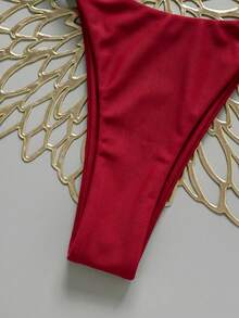 Swim Mod Bikini de dos piezas con cuello en V, espalda descubierta y decoración metálica en unicolor en forma de triángulo, tanga sexy para mujer, primavera/verano - Rojo - Ver 5