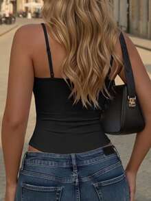 Selianne Body ajustado con bloques de color de moda para mujer, diseño de tirantes finos con decoración floral 3D, versátil para uso diario, vacaciones, festivales de música, fiestas - Blanco y Negro - Ver 4