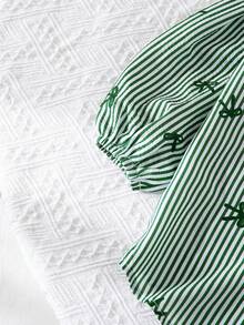 SHEIN 3件套女童编织条纹蝴蝶结装饰休闲衬衫+纯色针织背心+短裤套装 - 綠色 - 查看 9
