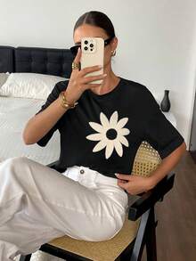 Serisse Women's Round Neck 3D Floral Pattern Casual Versatile Daily Wear T-Shirt - Black - View 5