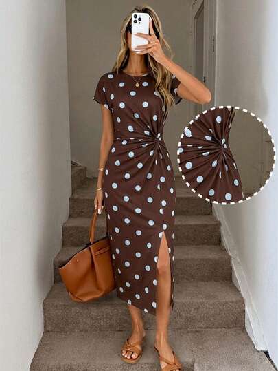 SHEIN LUNE Đầm cỡ lớn in chấm bi, kiểu xoắn phía trước, xẻ tà.