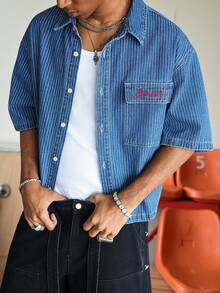 STEELVANCE Camisa de manga corta de mezclilla azul con rayas y bordado, estilo casual urbano para hombres - Azul lavado medio - Ver 4