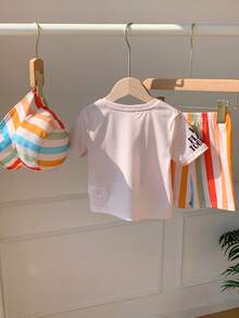 SHEIN Bộ 3 món cho bé trai bé gái mùa hè, áo thun ngắn tay họa tiết hoạt hình dễ thương thoải mái vui nhộn, quần short, mũ kẻ sọc, bộ đồ mùa hè, bộ kẻ sọc, bộ đồ đi du lịch, bộ đồ đi du lịch - Nhiều màu - Xem 3
