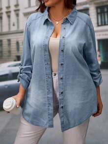 SHEIN Essnce 大碼捲邊袖弧形下擺牛仔襯衫 - 淺色水洗藍 - 查看 5