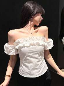 DAZY Blusa elegante de manga corta con volantes y patchwork para mujer, ideal para festivales de música, vacaciones, día del amor, bodas y fiestas, con estilo ajustado y hombros descubiertos, en Y2K - Blanco - Ver 4