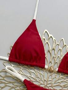 Swim Mod Bikini de dos piezas con cuello en V, espalda descubierta y decoración metálica en unicolor en forma de triángulo, tanga sexy para mujer, primavera/verano - Rojo - Ver 3