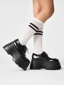 ROMWE Goth Giày sandal cao gót nữ 2026 thời trang mới mùa xuân thu phong cách punk da PU màu tối mũi tròn đế cao buộc dây phía trước, giúp nữ không bị mỏi chân, tăng chiều cao, kiểu dáng Anh quốc, giày da nhỏ. - màu đen - Xem 4