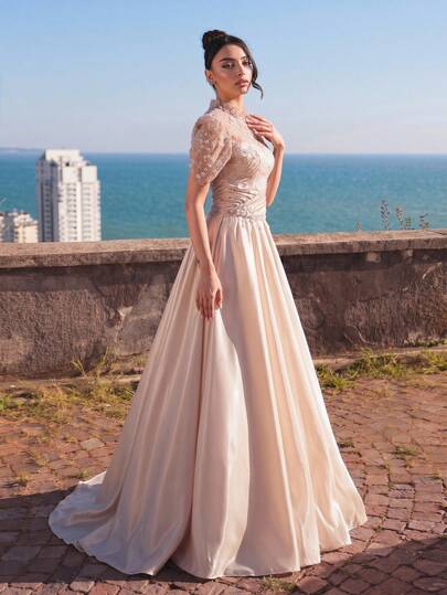 Aureia Đầm maxi màu mơ thanh lịch, lãng mạn, thời trang, trang nhã với chất liệu satin đính sequin và áo corset, phù hợp cho các bữa tiệc trang trọng, đám cưới, tiệc độc thân, dạ hội.