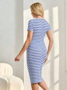 GentleRue Maternity Đầm ngắn tay kẻ caro thoải mái, giản dị dành cho bà bầu - Màu xanh hải quân - Xem 2