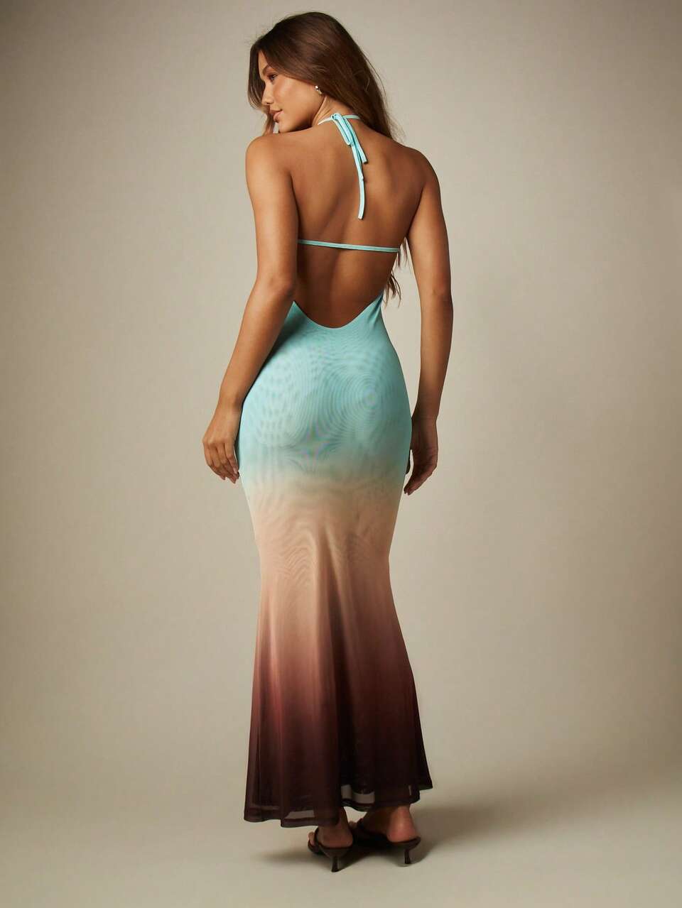 MISSGUIDED Halter Neck Twist Bust Ombre Gradient Bodycon Maxi Dress With Backless Cutout Detail For Summer Evening Party Occasions