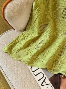 GlowEve Blus Tanpa Lengan Putih dengan Hiasan Bordir Motif Kerang untuk Wanita, Cocok untuk Liburan - Hijau - View 4