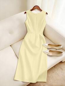 GlowEve CURVE Plus Size Elegant Solid Color Round Neck Ruched Waist Sleeveless Dress, Summer - Yellow - View 2