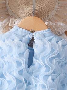 Vestido de niña sin mangas de unicolor, elegante, con textura, cuello redondo y volantes, cómodo para usar en verano, en la escuela o en fiestas - Azul - Ver 8