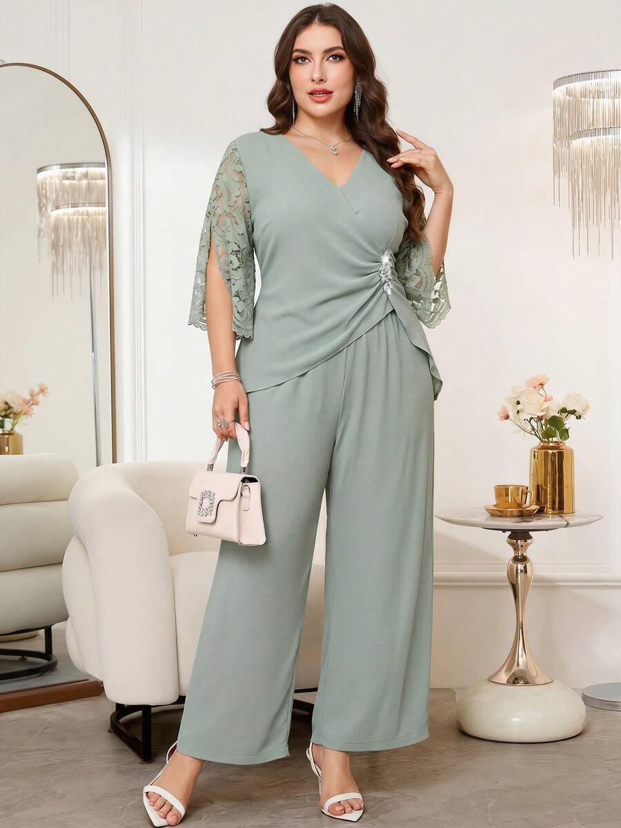 Reflora Bộ đồ mùa hè cỡ lớn thanh lịch gồm áo và quần phối ren tương phản, vạt bất đối xứng, gồm 2 món. - màu xanh lá - Xem 1
