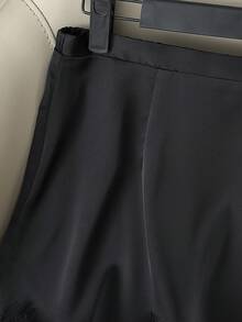SHEIN Franclia Váy ngắn nữ mùa xuân/hè mới, chất liệu satin đen bóng, thắt eo bất đối xứng, viền ren, thanh lịch, thích hợp mặc đi làm hàng ngày, dự tiệc, lễ hội, công sở. - màu đen - Xem 7