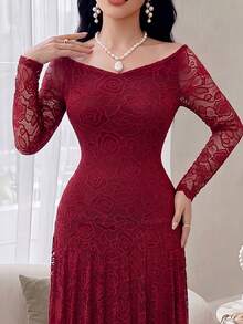 Feyla Mẫu đầm nghỉ dưỡng tay dài cài cúc đơn cổ ve lật, thiết kế độc đáo, họa tiết hoa văn lạ mắt. - Đỏ - Xem 3
