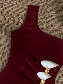 SHEIN Swim 纯色连体泳衣，肩带系带，腰部镂空金属装饰，优雅度假风女装 - 酒紅色 - 查看 5
