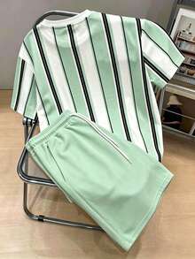 Manfinity Hypemode Bộ đồ nam thường ngày gồm áo thun và quần short in chữ kẻ sọc, thích hợp cho mùa hè. - Nhiều màu - Xem 3