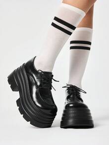 ROMWE Goth Giày sandal cao gót nữ 2026 thời trang mới mùa xuân thu phong cách punk da PU màu tối mũi tròn đế cao buộc dây phía trước, giúp nữ không bị mỏi chân, tăng chiều cao, kiểu dáng Anh quốc, giày da nhỏ. - màu đen - Xem 1