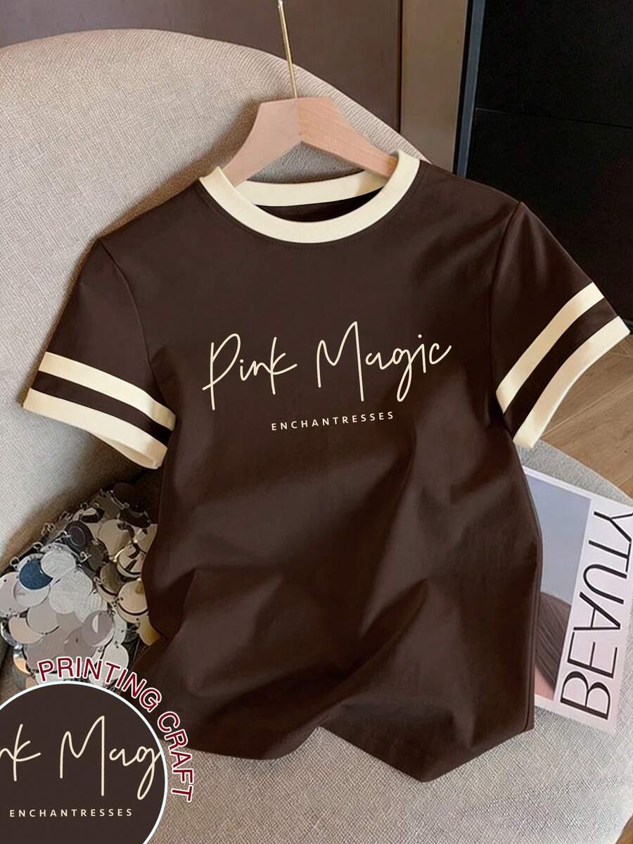 Resyla Camiseta de mujer con cuello redondo y estampado de letras en bloques de color - Marrón - Ver 1