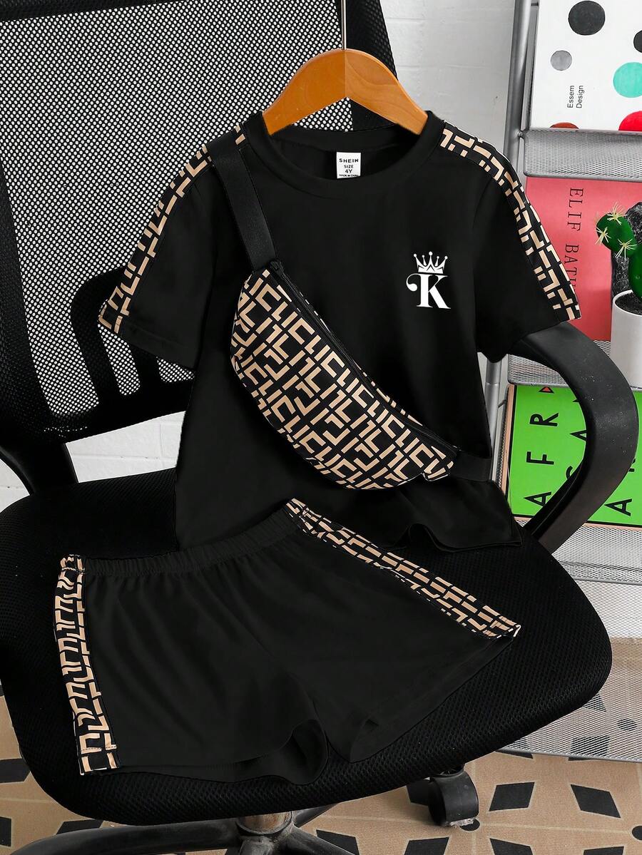 SHEIN 2件套男童休闲撞色短袖T恤短裤套装,含斜挎包,适合日常休闲户外活动,春夏款 - 黑色 - 查看 1