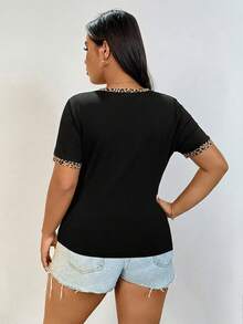 SHEIN Essnce 大码女装春夏时尚休闲弹力舒适日常豹纹拼接方领黑色短袖修身上衣，外出上衣，夏季穿搭，曲线上衣，欧洲夏季 - 黑色 - 查看 2