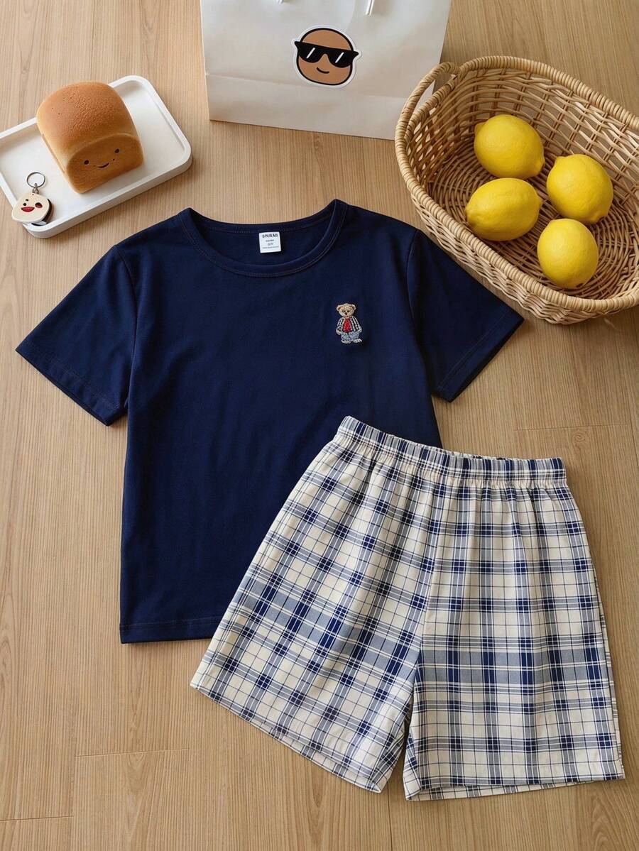 SHEIN Conjunto de pijama con camiseta con bolsillo con estampado de oso y pantalones con estampado de oso todo sobre, estilo coreano casual y lindo para niño pequeño - azul real - Ver 1