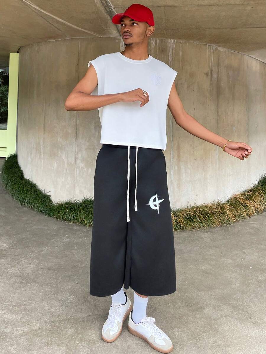 Ngobest Haus Ngobest Haus 男士街头风格徽章图案印花抽绳腰休闲运动裤,宽松运动裤,适合户外穿着,适合送给丈夫或男朋友的礼物 - 黑色 - 查看 1