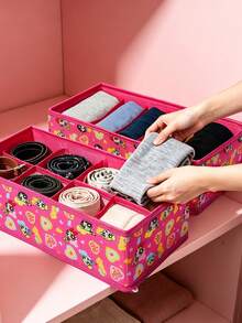THE POWERPUFF GIRLS X SHEIN 1件/1套可折叠多隔层衣柜收纳袋，用于存放内衣和袜子。防尘设计，非常适合放在床下、橱柜顶部、抽屉里，或作为轻便的床边收纳袋。非常适合整理内衣、袜子、床上用品、折叠衣柜、房间装饰、卧室用品和夏季衣物。花朵、泡泡、毛茛花图案。 - 彩色 - 查看 1