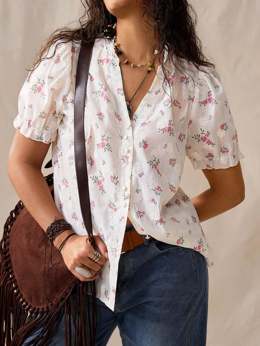 Nubod 夏季新款V領碎花刺繡面料荷葉邊泡泡袖優雅法式風格女裝襯衫 - 粉色 - 查看 1