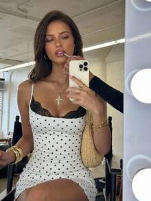 Aloruh Conjunto de 2 piezas de top de camiseta y minifalda con encaje de lunares blancos - Blanco y Negro - Ver 1