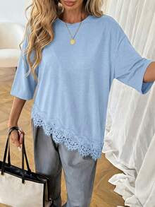 SHEIN LUNE Áo thun nữ màu trơn, vạt áo bất đối xứng, phối ren, kiểu dáng thường ngày, đa năng, thích hợp mặc đi nghỉ mát, hè, xuân, nghỉ xuân và nhiều dịp khác, bao gồm váy đi biển, áo sơ mi thường ngày, áo khoác ngoài và áo mùa hè. - Màu xanh nhạt - Xem 6