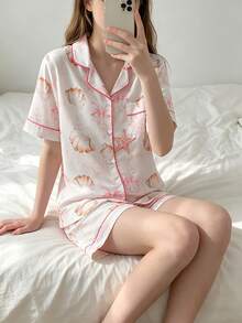 SHEIN 少女甜美可爱优雅休闲舒适柔软阻燃仿丝粉色经典领蝴蝶结樱桃卡通印花高端珠地拼接包边短袖上衣配短裤两件套睡衣 - 彩色 - 查看 4