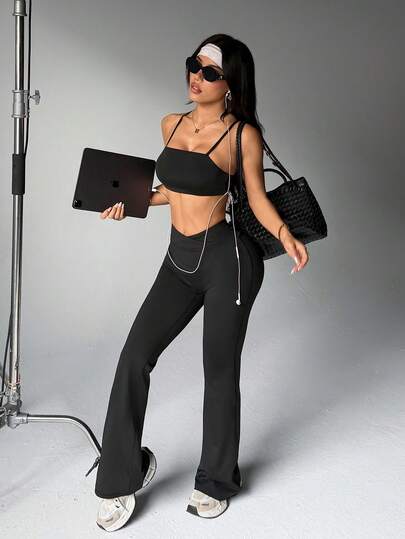 SHEIN Dewbera Conjunto de ropa deportiva de verano para mujer con top tipo sujetador de tirantes finos y pantalones acampanados de unicolor