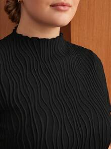 MOTF PREMIUM PLUS SIZE SPRING WAVY TEXTURED KNIT T-SHIRT - Black - View 4