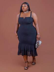 CurvyTilda Vestido midi ajustado con cuello en V, volantes y pliegues para mujer de talla grande, vestido de fiesta para vacaciones - Negro - Ver 5