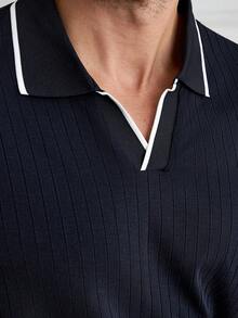 Core Aspect 男士短袖纹理面料拉链领 Polo 衫套装，适合居家、外出和办公穿着。男士棕色短裤套装，男士 Polo 短裤套装。 - 彩色 - 查看 6