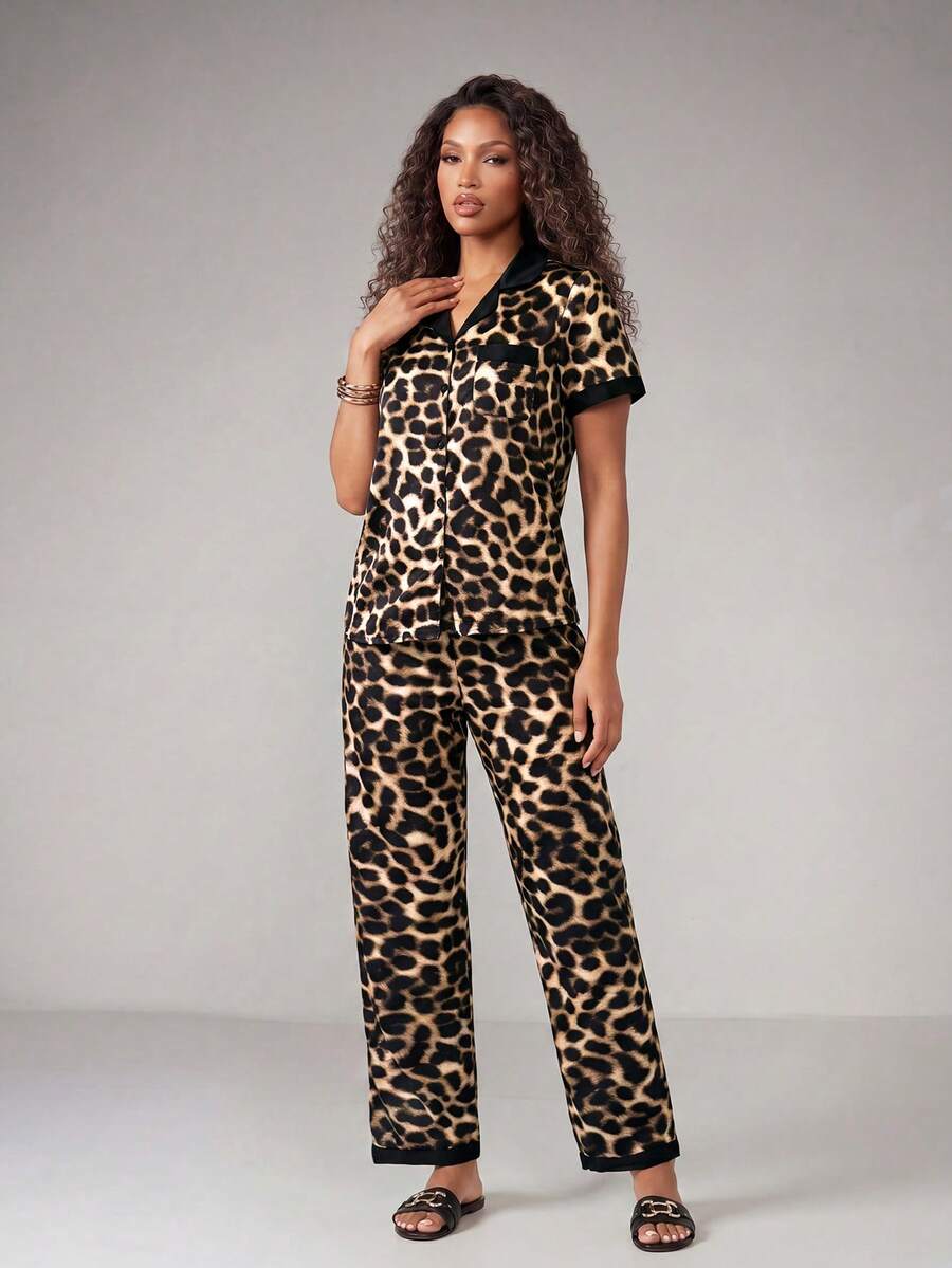 SHEIN Conjunto de pijama reversible de bloque de color con estampado de leopardo, cuello corto y pantalones - Multicolor - Ver 1