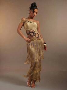 Hauture Gaun Maxi Wanita Seksi Satu Bahu dengan Leher Asimetris, Rumbai, dan Lapisan, Dekorasi Cincin Bambu - Khaki - View 4