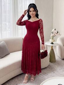 Feyla Mẫu đầm nghỉ dưỡng tay dài cài cúc đơn cổ ve lật, thiết kế độc đáo, họa tiết hoa văn lạ mắt. - Đỏ - Xem 4